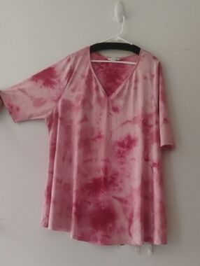 ZAFTIQUE Pink Satin-Look Top with Logo Tag 4z